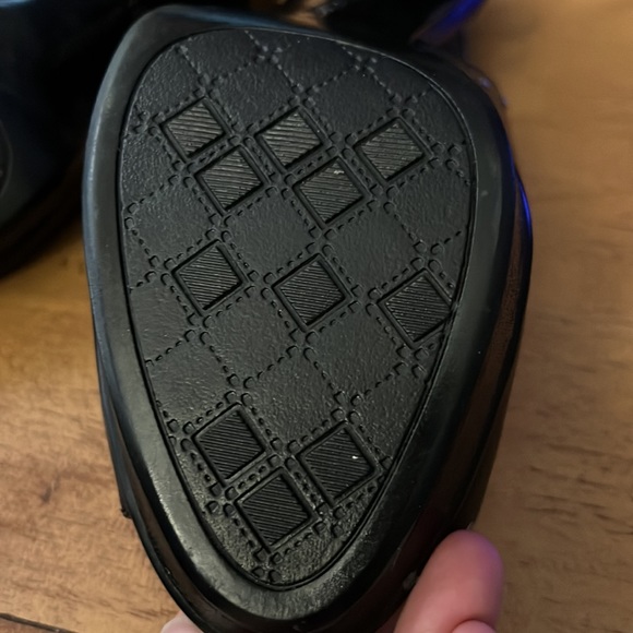 Naturalized N5 Comfort Platform Black Heels with Stud Detail size 8 - Picture 5 of 9